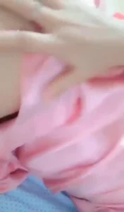 淫荡女友自慰