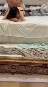 白天清纯气质的老婆，晚上撅起屁股嗷嗷待操