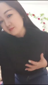 巨乳坦克骚妇